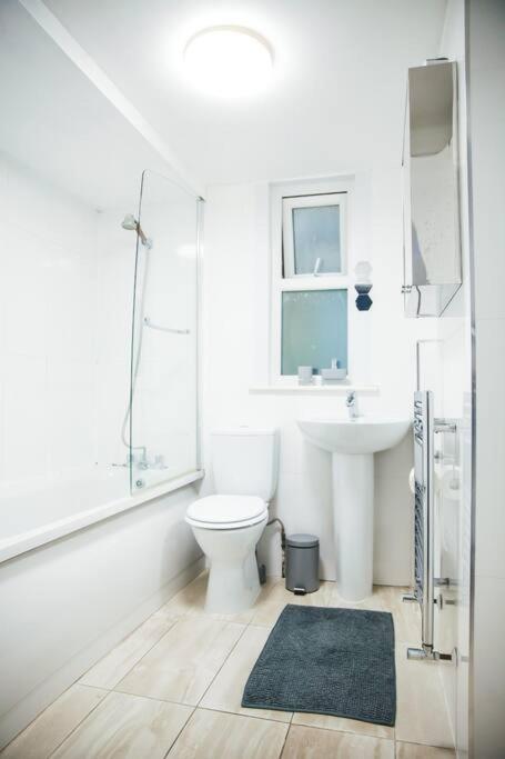 3 Bed Flat With Balcony Central Лондон Екстер'єр фото