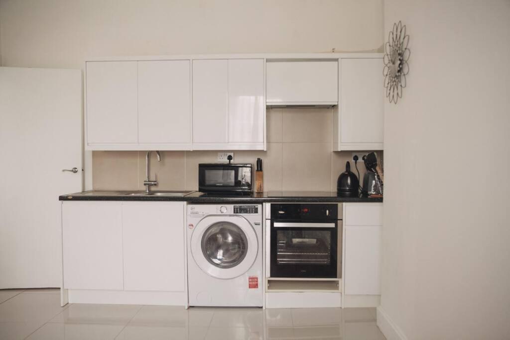 3 Bed Flat With Balcony Central Лондон Екстер'єр фото