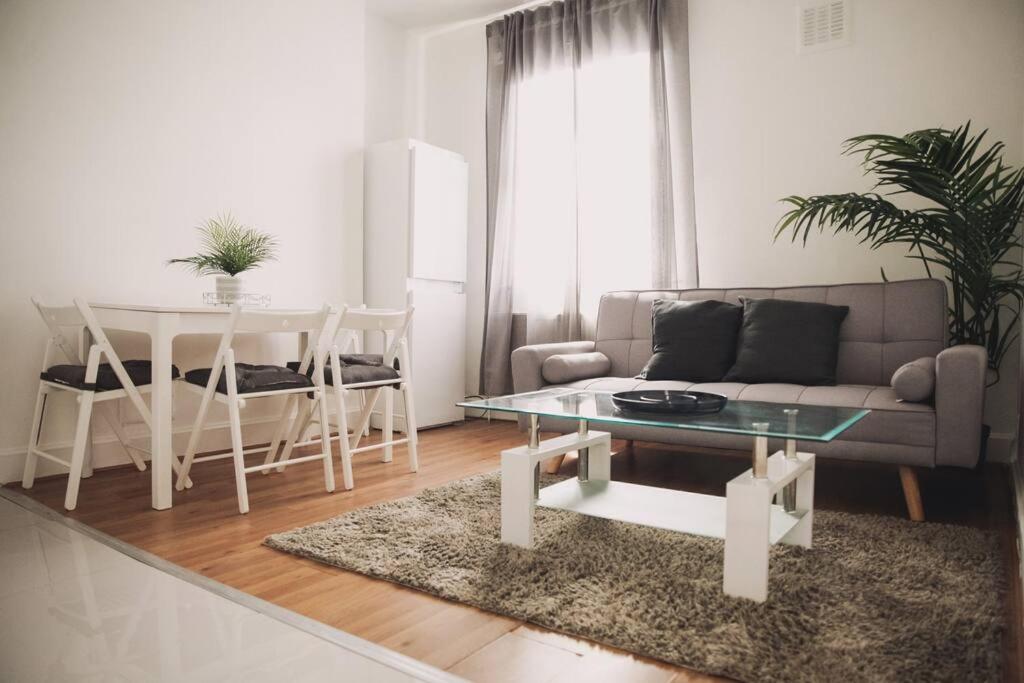 3 Bed Flat With Balcony Central Лондон Екстер'єр фото